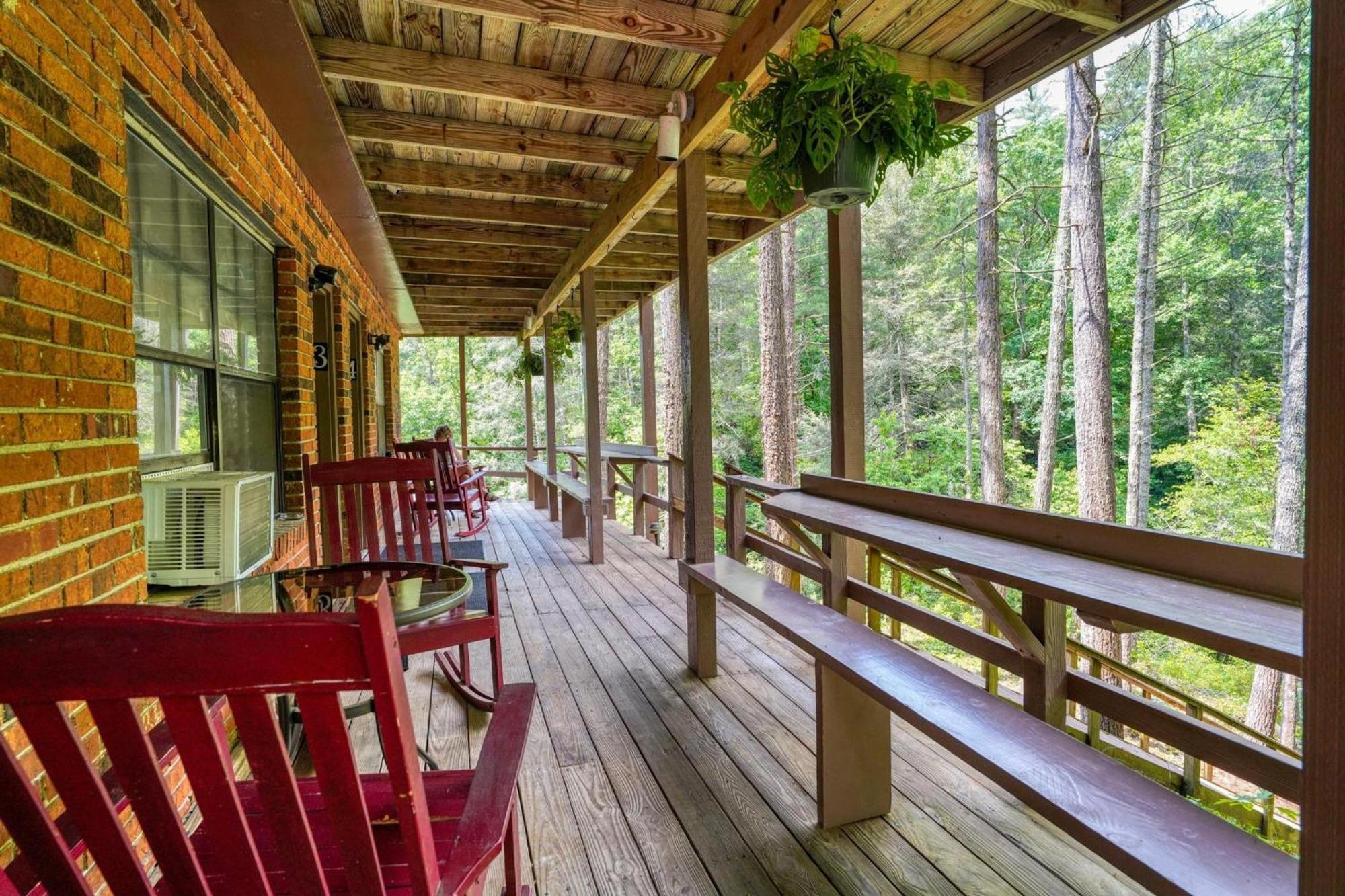 Cascades Inn Tiger Экстерьер фото
