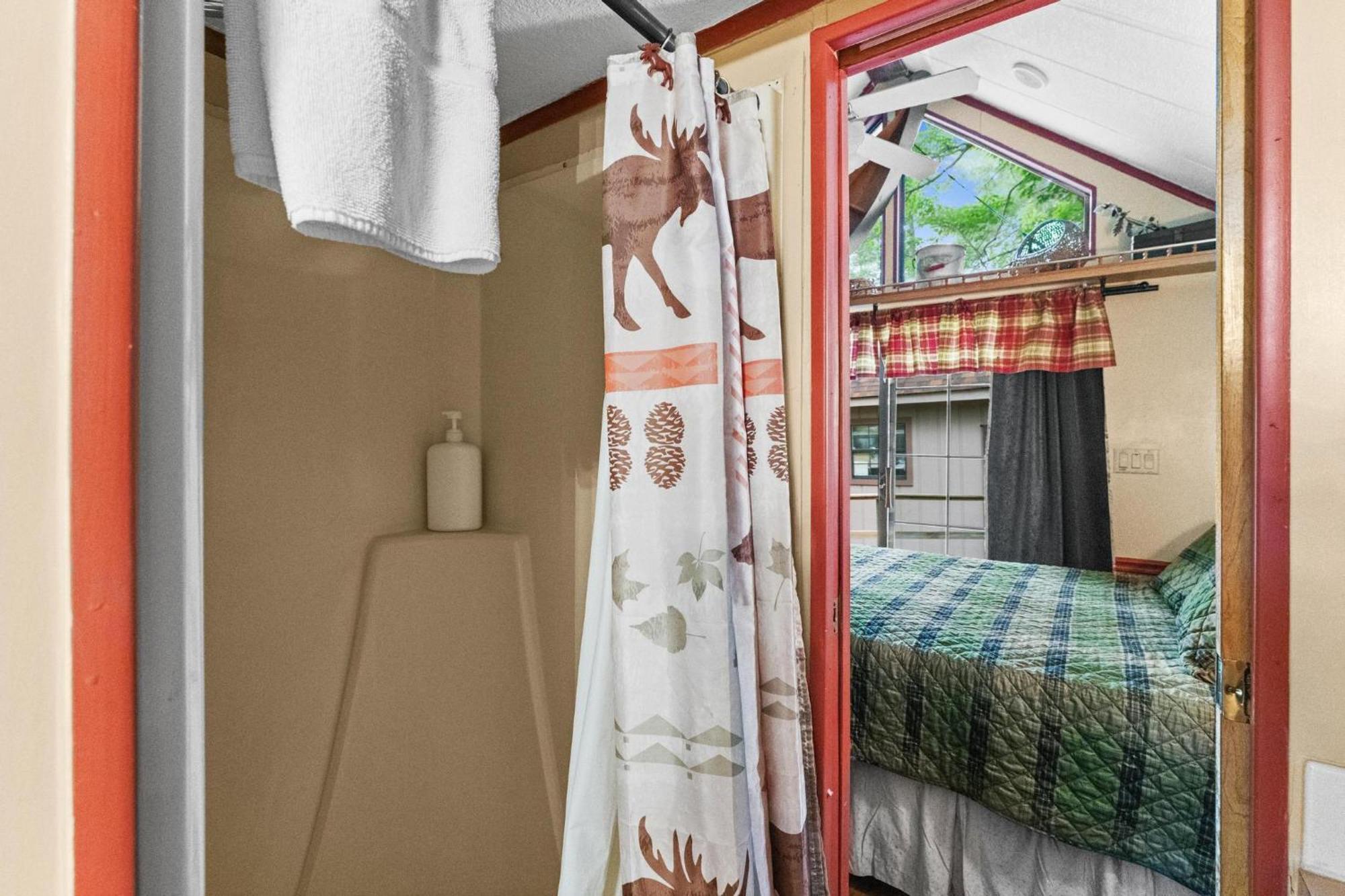 Cascades Inn Tiger Экстерьер фото