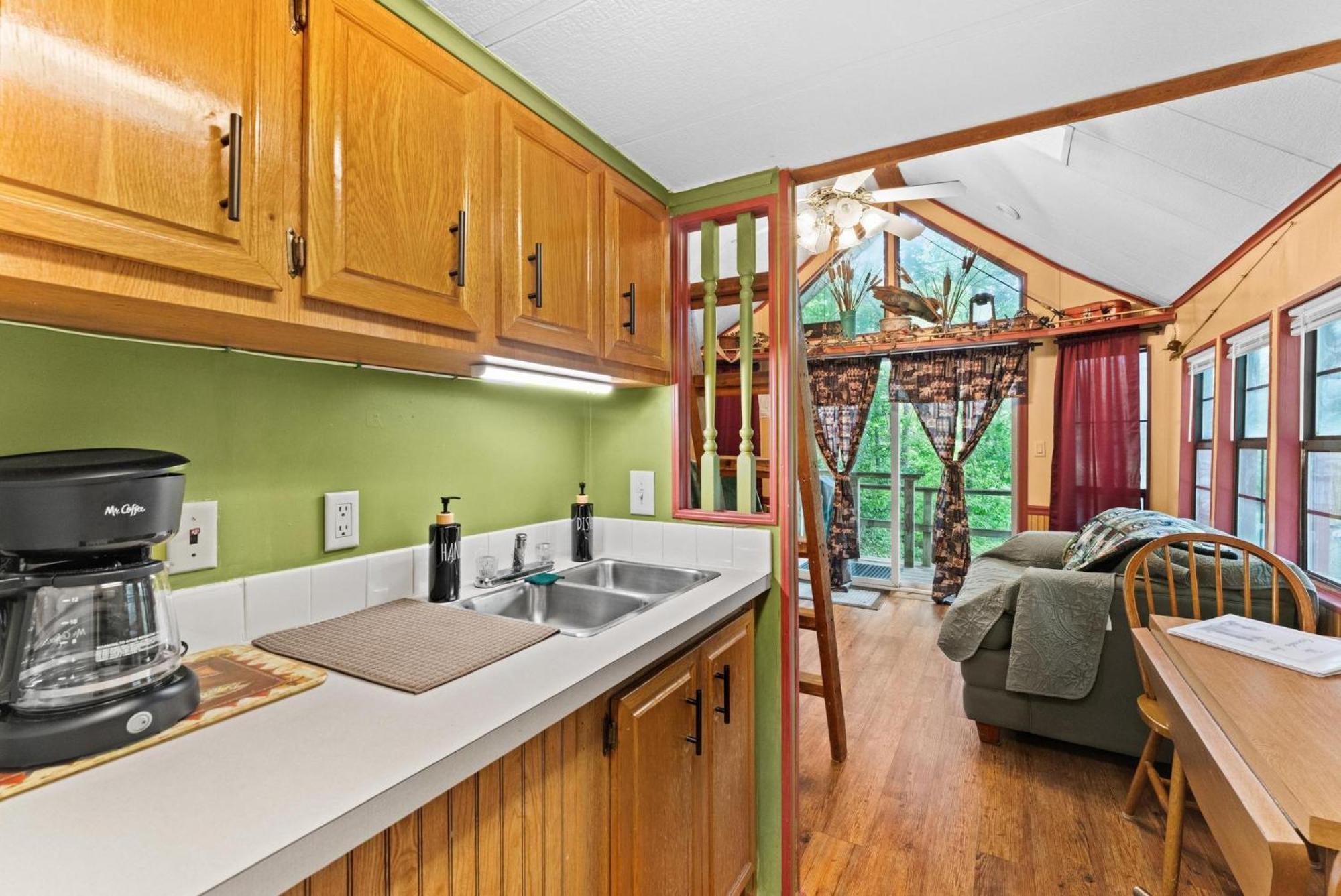 Cascades Inn Tiger Экстерьер фото
